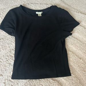Black small cropped short sleeve